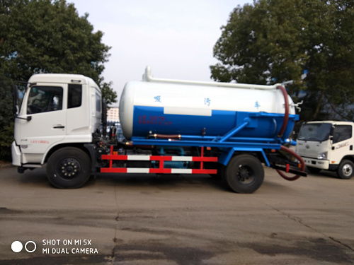 重汽吸糞車價(jià)格解析與吸污車廠家銷售指南